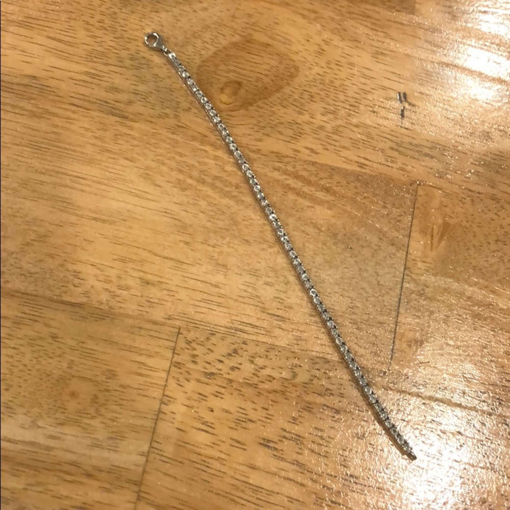 Diamond tennis bracelet